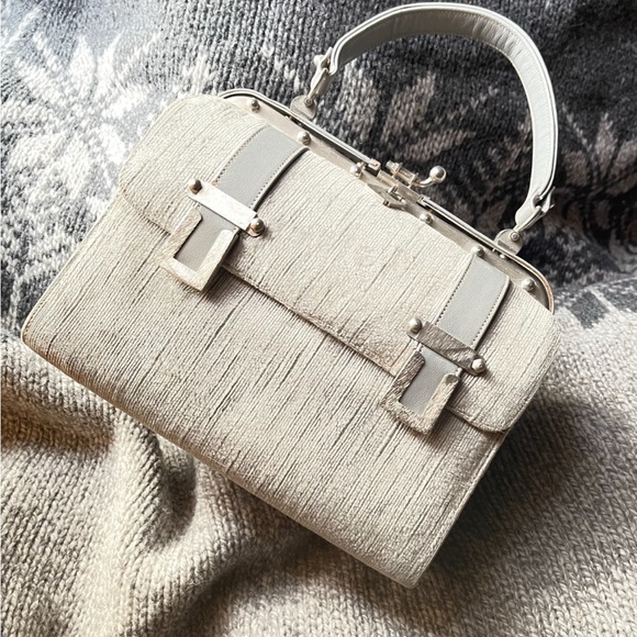 Meet your Poshers: Candace & Robert - Picture 2 of 9